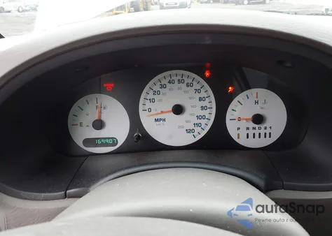 2002 Chrysler Voyager z USA, uszkodzony, nr VIN 1C4GJ25B72B521547